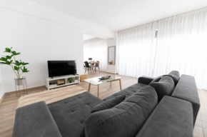Stylish spacious apartment in Palaio Faliro (C1)